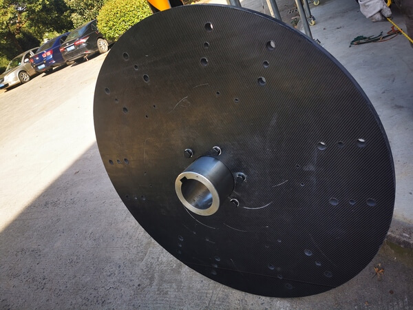 Carbon fiber wheel hub